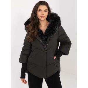 Fekete téli kabát kapucnival kép