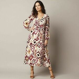 Hosszú V-nyakú ruha kép