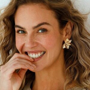 Szirom alakú fülbevalók kép