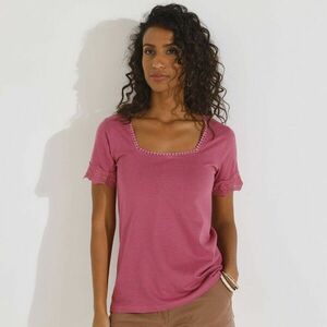 Póló szögletes nyakkivágással és csipkével kép