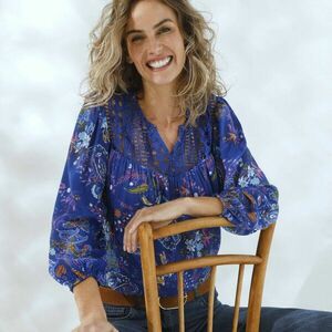 Krepp blúz makraméval és 3/4-es ujjakkal, nyomtatva kép