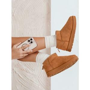 Női kamel színű, platformos téli csizma kép