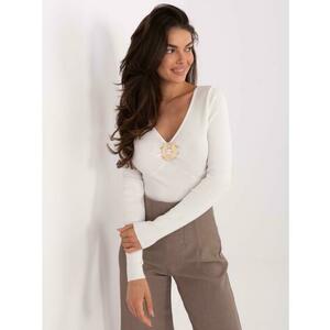 Női pulóver ecru színben díszítőelemekkel kép