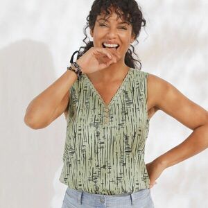 V-nyakú felső makramé szegéllyel és nyomtatással kép