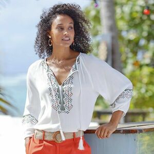 Crepon blúz hímzéssel és 3/4 ujjal kép