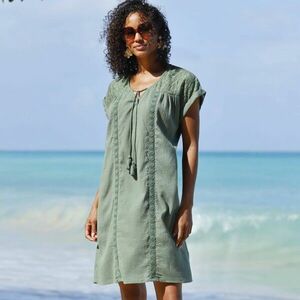 Crepon ruha csipkével és makraméval kép