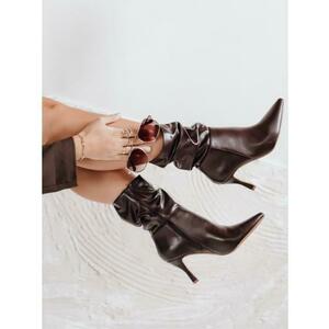 Barna bokacsizma magas sarkú, gyűrt felsőrésszel kép