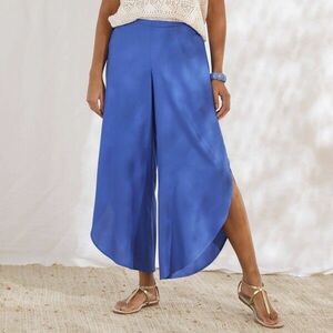 Széles nadrág mély hasítékkal kép