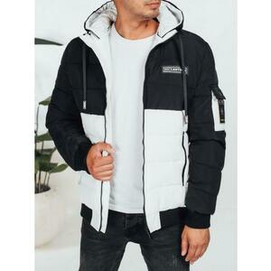 Férfi téli kabát kapucnival, fekete és fehér kép