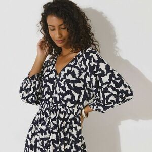 Hosszú gombos ruha kétszínű nyomtatással kép