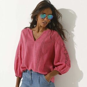 Egyszínű blúz makramé és áttört hímzéssel kép