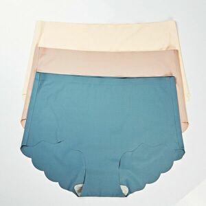 3 varrat nélküli melltartó kép