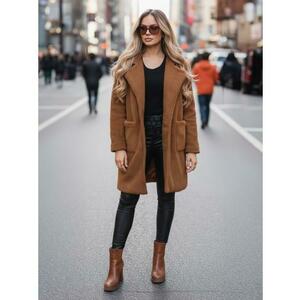 Női téli kabát szőrme gallérral, barna kép