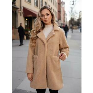 Női téli kabát plüss szőrmével bézs színben a következőktől kép