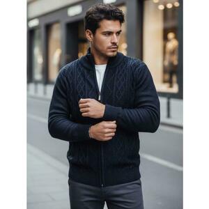 Férfi sötétkék pulóver kép