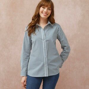 Csíkos ing, gombos kivitelben kép