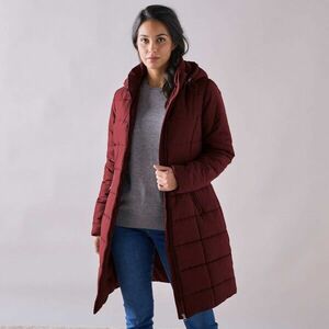 Vízálló, hosszú, steppelt kabát övvel, cipzárral kép