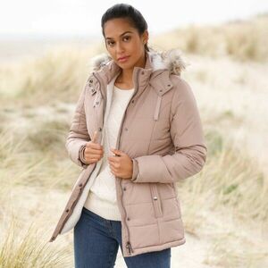 Vízálló kabát kapucnival és műszőrme szegéllyel kép