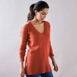 Hosszú V-nyakú pulóver kép