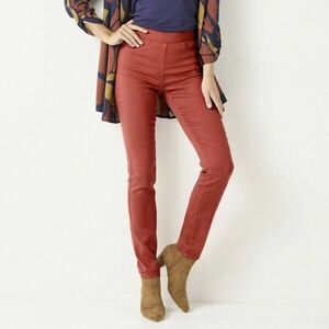 Kényelmes farmer rugalmas derékkal, alacsonyabb testalkatra kép