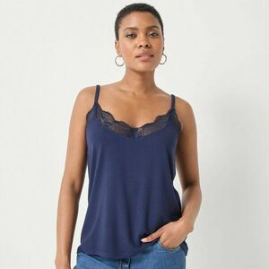 Csipkével díszített V-nyakú felső kép