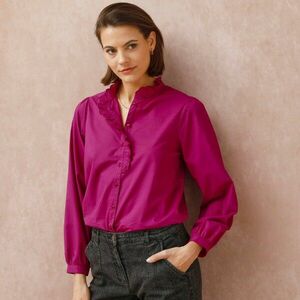 Egyszínű blúz fodros díszítéssel kép