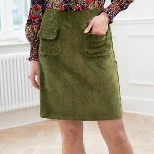 Rövid kordbársony szoknya zsebekkel kép