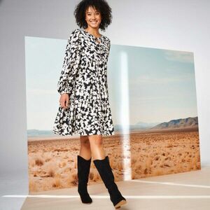 Rövid ruha megkötős nyakkivágással és mintával kép