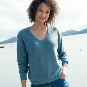 V-nyakú pulóver moher és gyapjú keverékből kép