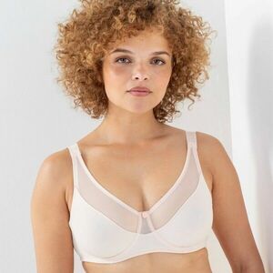 Merevítős, kötött és csipkés karcsúsító melltartó kép