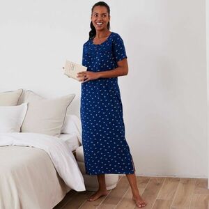 Hosszú hálóing rövid ujjakkal és masnimintával kép