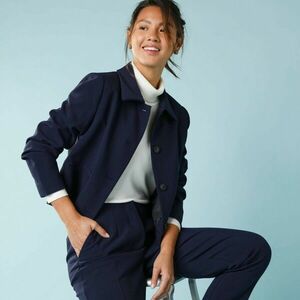 Egyszínű, rövid, könnyű kabát kisebb testalkatra kép