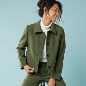 Egyszínű, rövid, könnyű kabát kisebb testalkatra kép