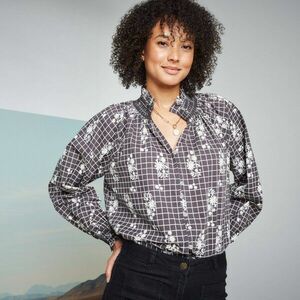 Blúz béka alakú és ráncolt ujjakkal, mintával kép