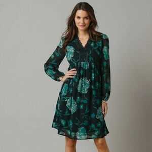 Bő ruha virágmintával és csipkével kép