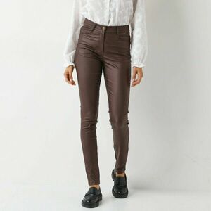 Szűk nadrág műbőr megjelenéssel kép