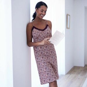 Állatmintás csipkés hálóing kép