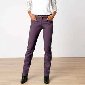 Egyenes, karcsúsító nadrág, alacsonyabb termetűek számára kép