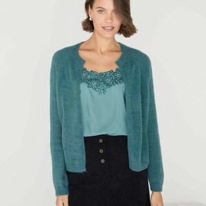 Kötött pulóver bolyhos mintával kép