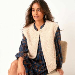 Csatos mellény kép