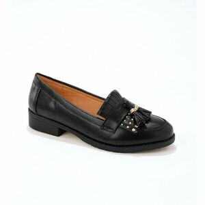 Mokaszinok szegecsekkel és rojtokkal kép