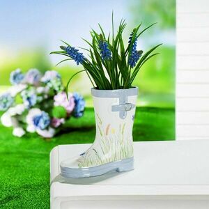 Dekoratív virágtartó Csizma virágokkal kép
