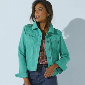 Gombos kabát dekoratív hajtókakkal kép