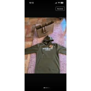 Burburry nem eredeti, új hoodie kép