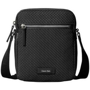 Válltáskák Calvin Klein Jeans EMBOSSED WOVEN REPORTER LV04D3208G kép