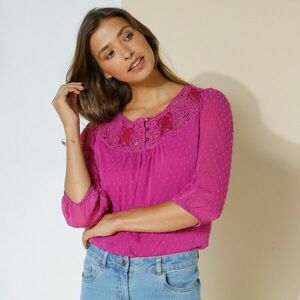 Egyszínű blúz hímzett voile-ból, makraméval hímezve kép