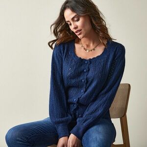 Gombos csipke pulóver, szögletes nyak, mohair érintéssel kép