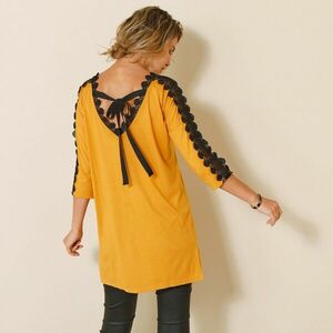 Tunika csipkével és V-nyakkivágással a hátán kép