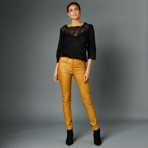 Karcsú nadrág fényes hatással kép