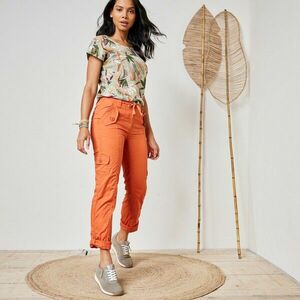 Egyenes nadrág zsebekkel és nadrágszárral kép